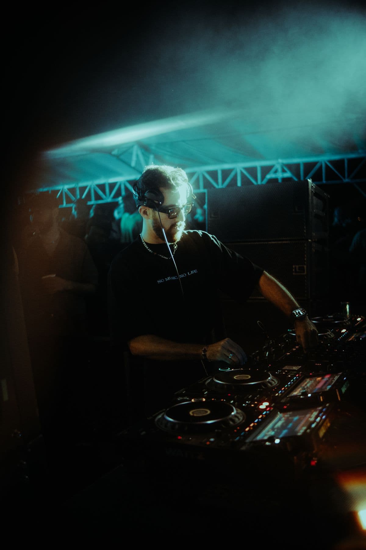 DJ ***** *****
